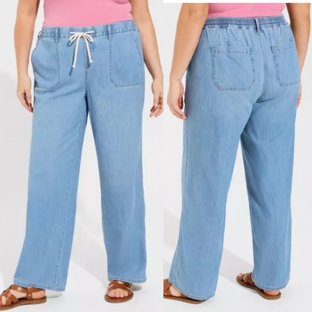 NWOT Torrid Light Blue Chambray Wide Leg Jeans - Picture 1 of 7